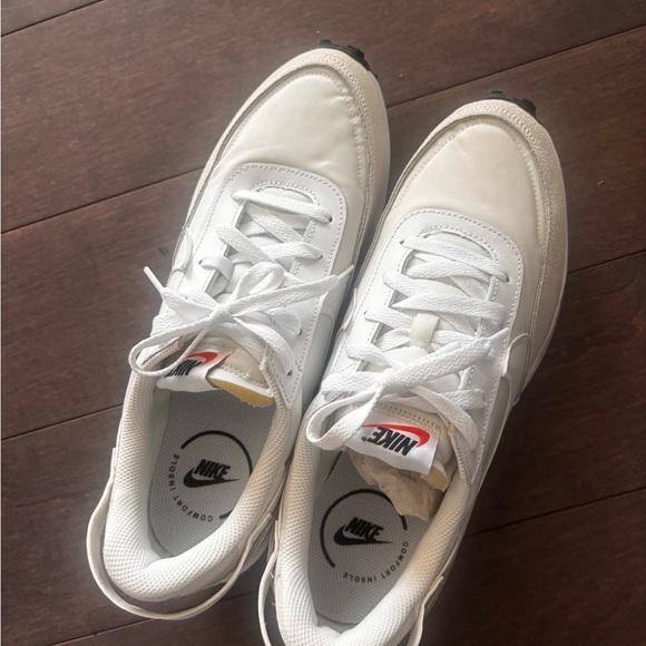 Nike Women's Sneakers - White and Tan - Picture 7 of 9